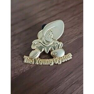 M&P Japan 100 Relief Series The Young Oyster Alice Goldtone LE 500 Disney Pin